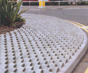 Charcon_Commercial_Landscaping_Elite_deterrent_paving_block_1